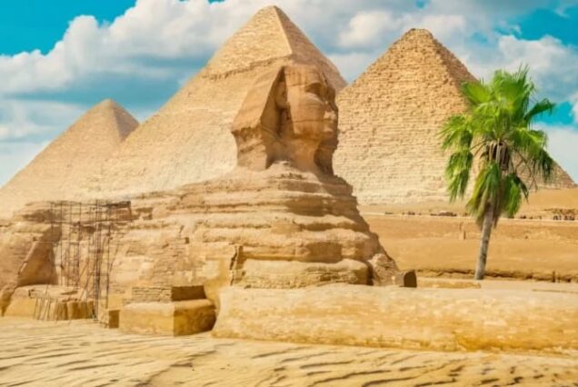 Great Sphinx and Giza Pyramids on a private tour from Cairo